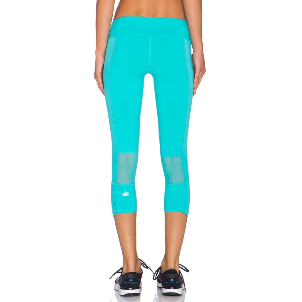 ALO YOGA RUNWAY CAPRI PANTS